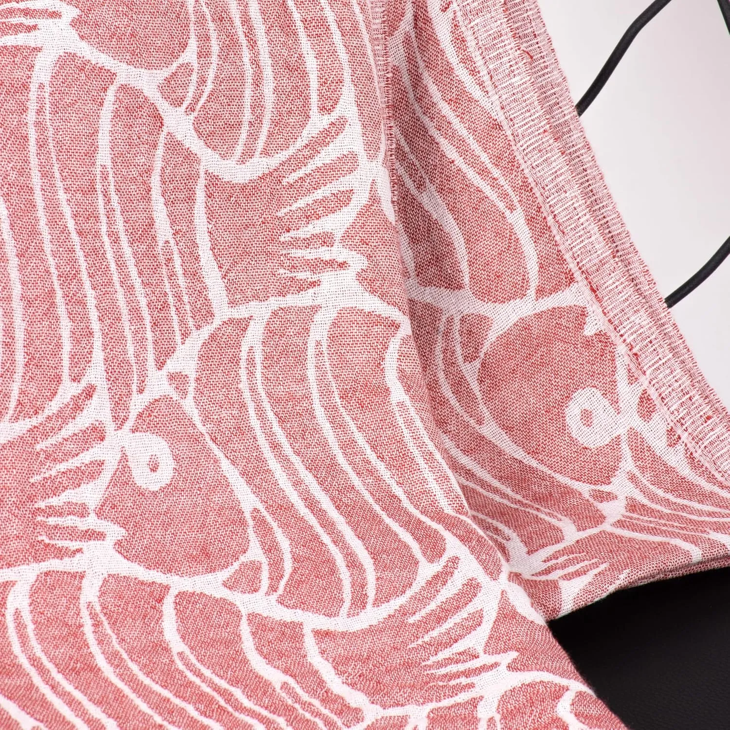 100% Cotton Turkish Beach Towels Great for Beach, Bathroom Towels Adult Travel Essentials Cruise Accessories Vacation Yoga Mat Soft Feel High Absorbent Sand Free Quick Dry (Jacquard Fish Red)