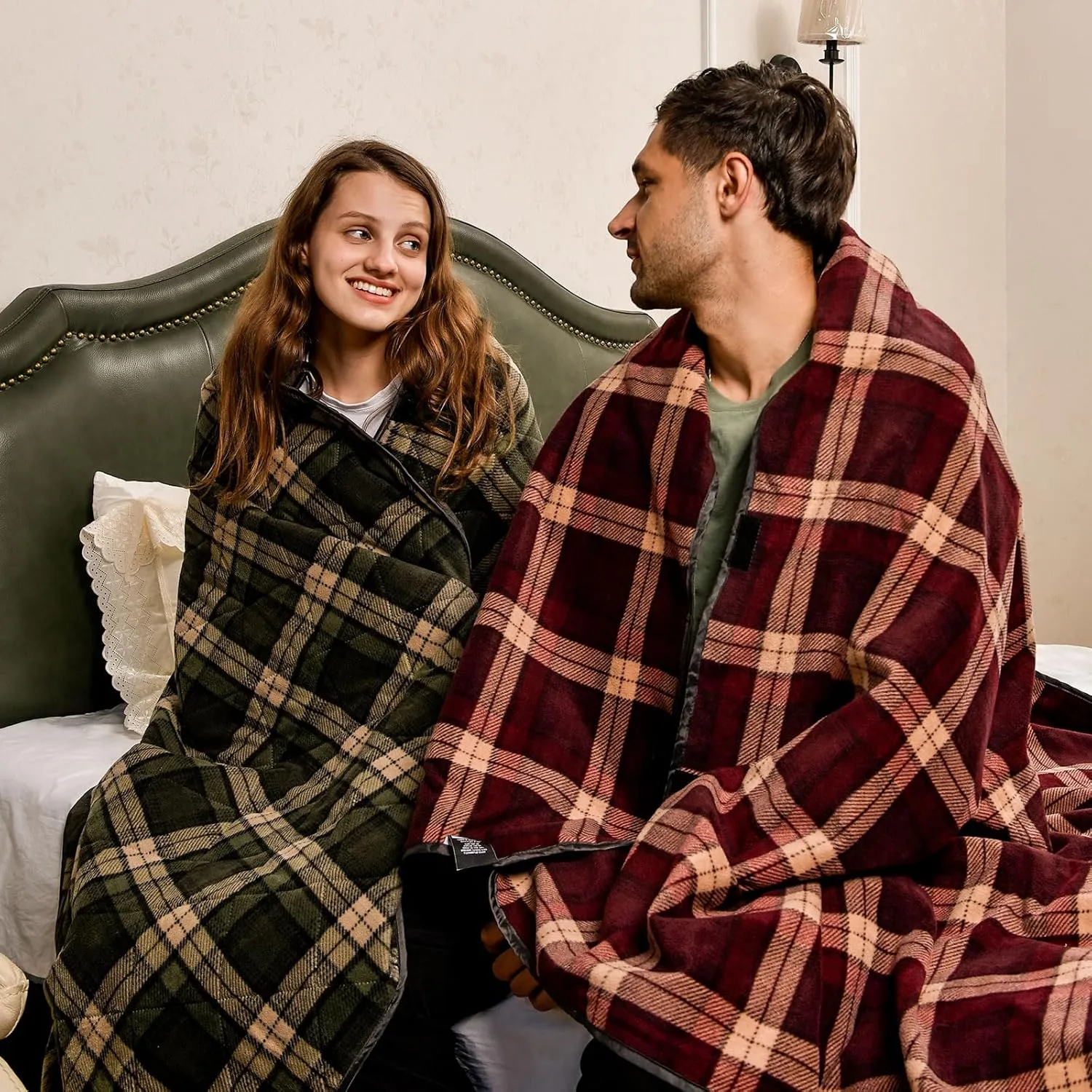 DUKUSEEK Large Outdoor Blanket, Camping Blankets for Cold Weather, Waterproof Windproof Hooded Stadium Blanket 79"x59" Quilted with Extra Thick Fleece, Great for Camping, Picnic, Beach, Car, Dogs
