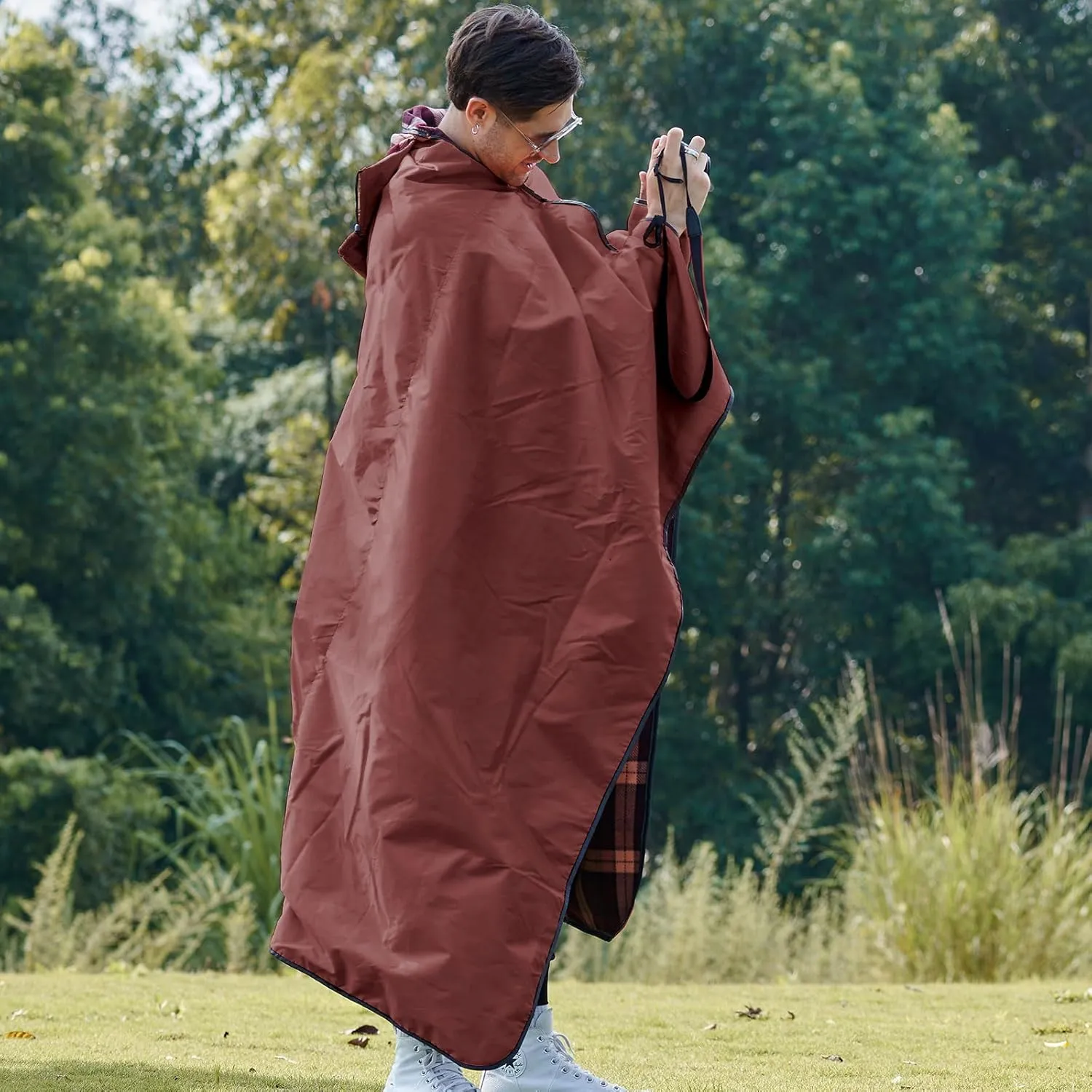 DUKUSEEK Stadium Blanket for Outdoor Sports, Waterproof Hooded Blankets for Watching Football Games, Sideline, Dog, Car, Travel