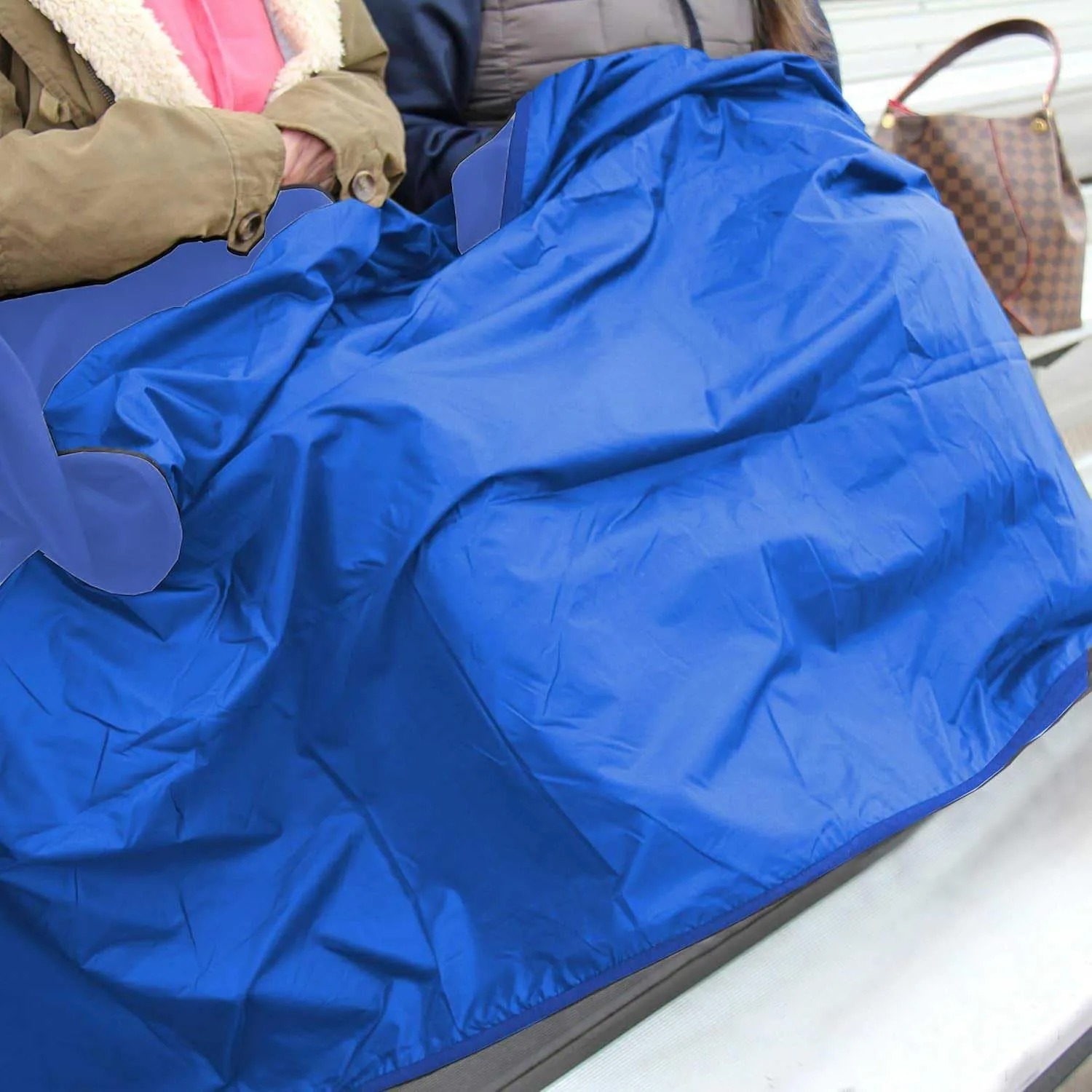 Threadart Outdoor Rainproof & Windproof Thick Stadium Blanket | for Camping, Picnic, Sports, Festivals, Football, Baseball, Concerts, Parks, Beach 55" x 79"